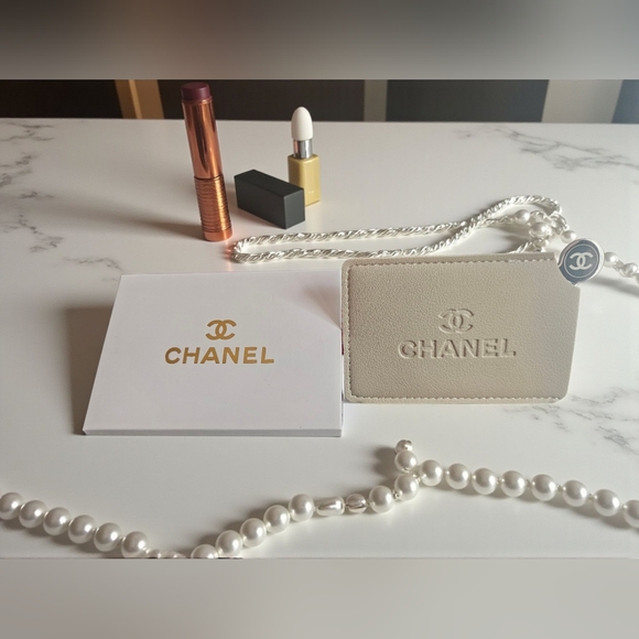Chanel Beauty Beige Travel Mirror/Card Holder - Picture 1 of 4